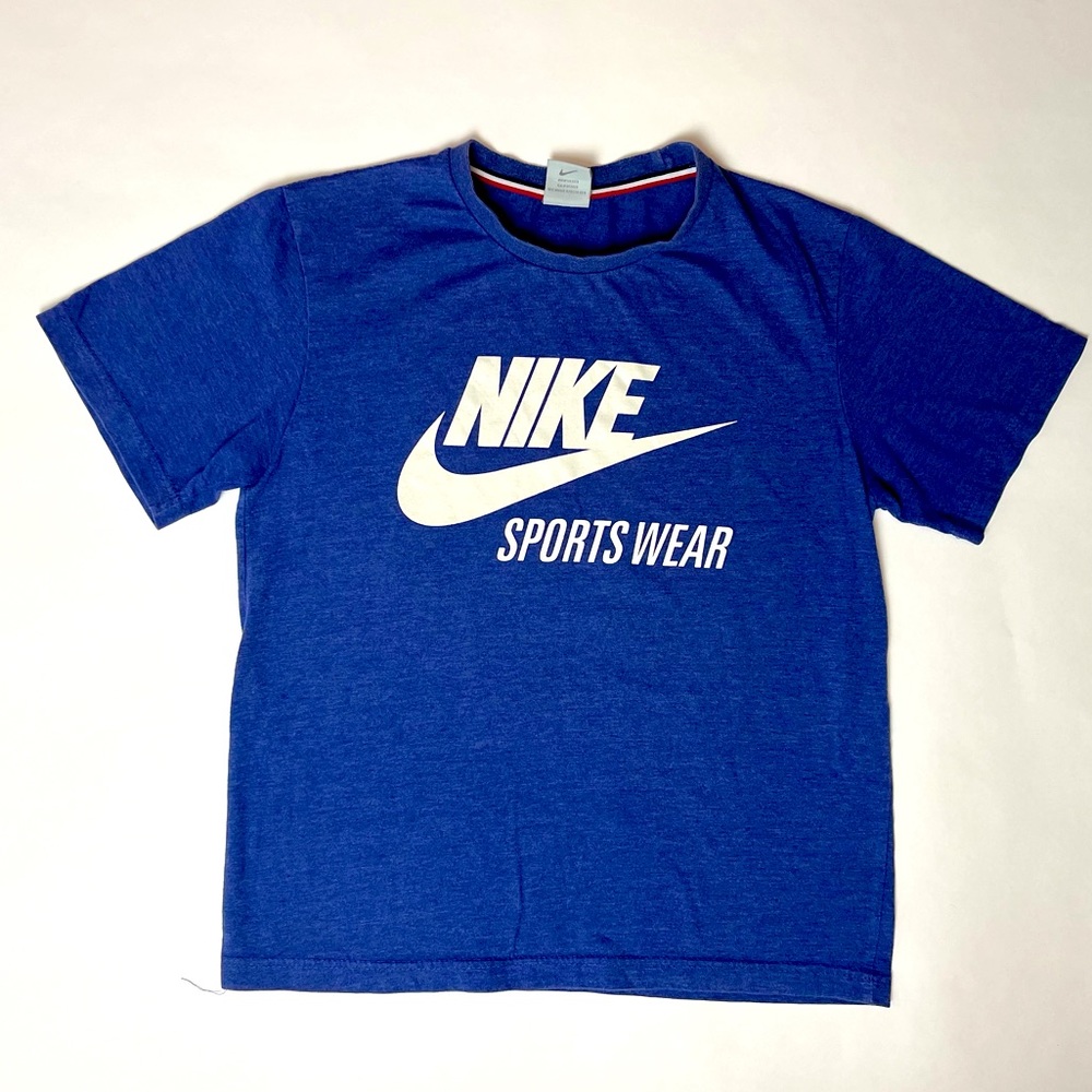 Boys Nike Sportswear Large Navy T Shirt White Tag